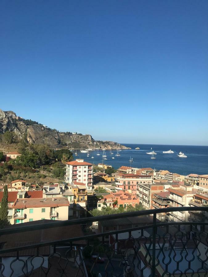Baia Taormina Apartment Giardini Naxos Εξωτερικό φωτογραφία